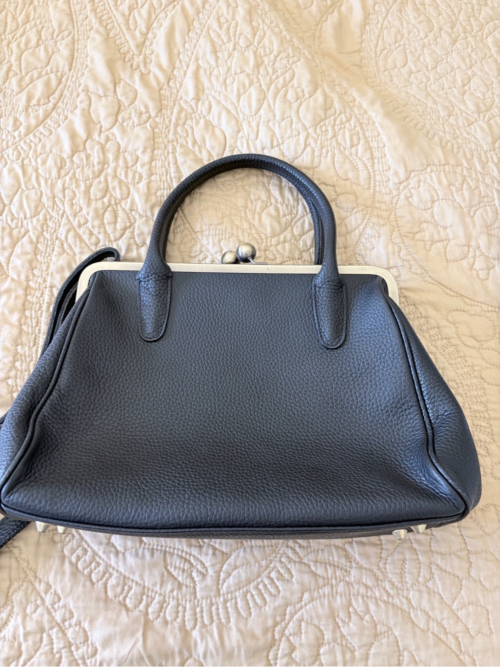 Classic Black Leather kisslock Top-Handle Women's Handbag taschenkinder